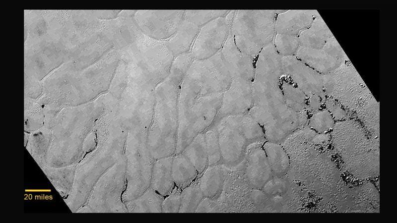 „Мелем за очи“: Замрзнати полиња во срцето на Плутон 