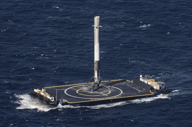 Еве зошто треба да се заинтересираме за слетувањето на ракетата на SpaceX на товарен брод кој плови