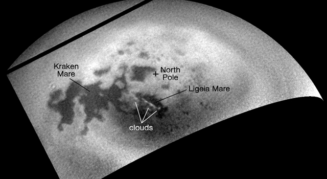 Камерите на леталото Касини забележаа формирања на облаци кај северниот пол на Сатурновата месечина Титан.