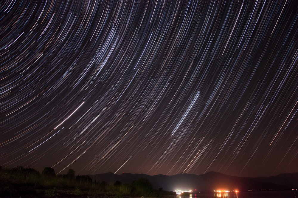 Star trail од Коњско. Авторски права: Александар Алексов
