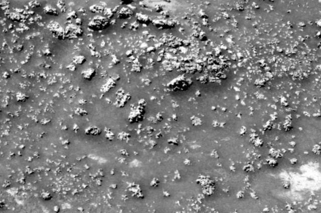 Минерални талози во форма на карфиоли од микро силикат. Извор: NASA/JPL-Caltech