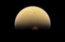 Касини забележува драматични сезонски промени на Титан