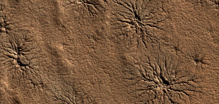 Мали канали на површината на Марс прераснуваат во структури со форма на пајаци