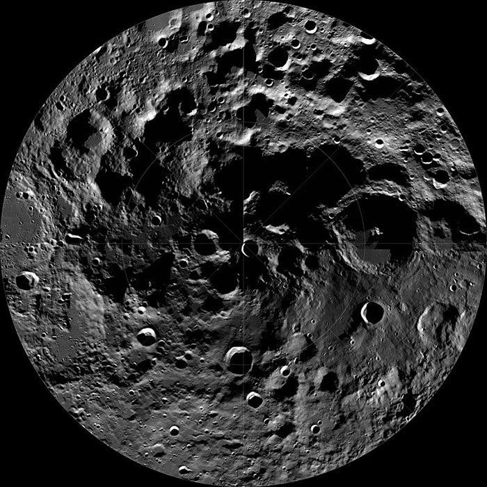 Пронајдени нови резерви од мраз во осветлените поларни области на Месечината