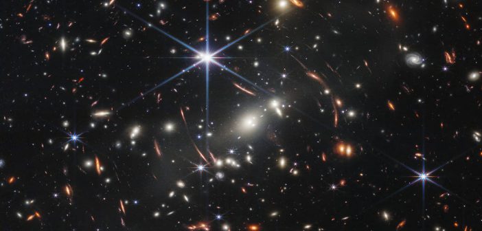 Вселенскиот Телескоп Џејмс Веб на НАСА ја фотографираше најдлабоката инфрацрвена слика од универзумот до сега